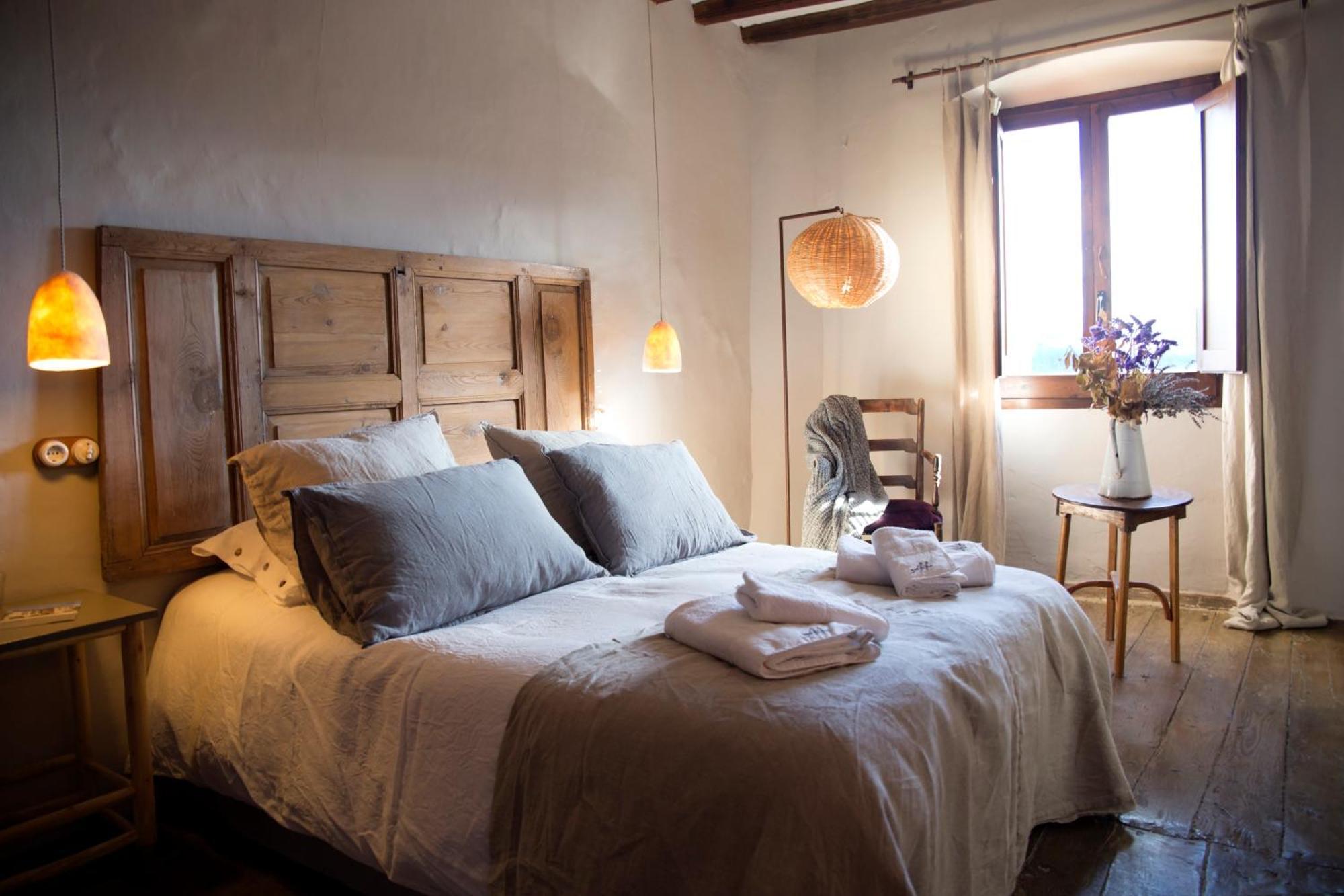 Mas El Mir Guest House รีโปลล์ ภายนอก รูปภาพ